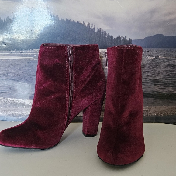 Bamboo Velvet Ankle Boots - Picture 2 of 12